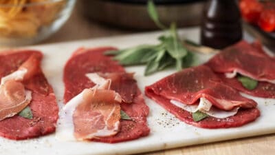 Enkel saltimbocca på lövbiff