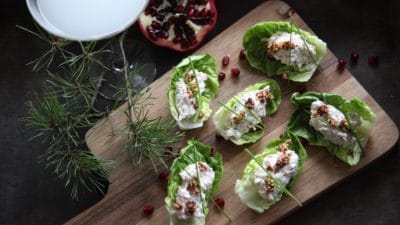 Rökig skinkröra i hjärtsallad med picklade senapsfrön