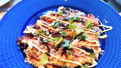 Okonomiyaki – japansk kålpannkaka