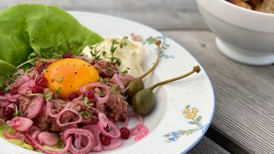 Ginflamberad tartar på fjällko