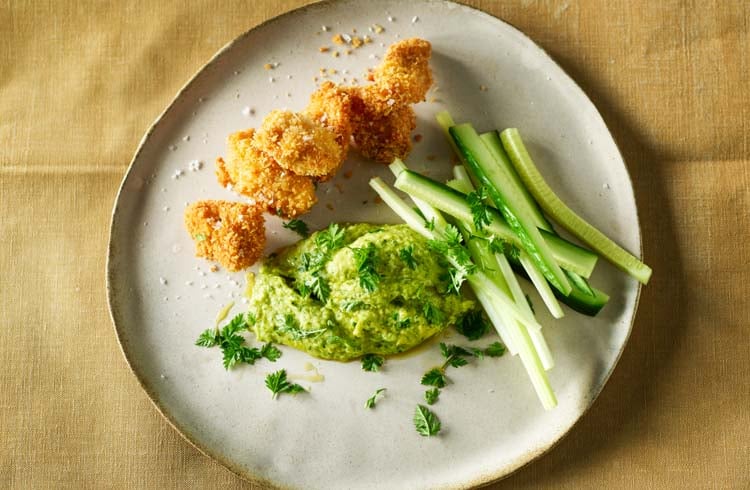 Nuggets av fläskfilé med örthummus