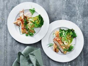 Bakad grissida med sofrito och grillad sallad