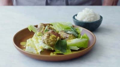 Köttbullar på fläskfärs med chili, lime och curry