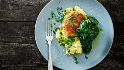 Krebinetter med potatismos och stekt spenat