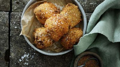 Southern fried griskind med honungs- och senapsdipp