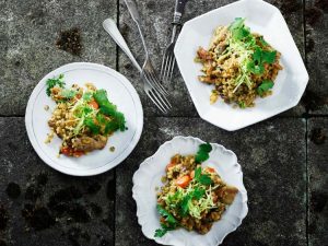 Kryddig grisbog i tagine med brysselkålsallad